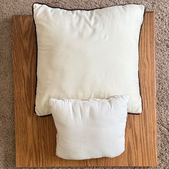 Decorative Cream embroidered flowers Pillow set with small Knotted Design pillow - Picture 4 of 4